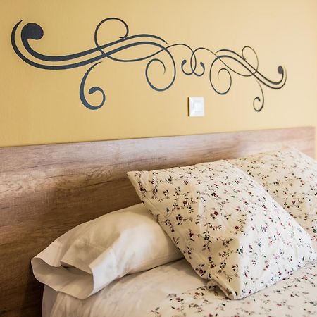 Hostal La Pastora Candeleda Bagian luar foto