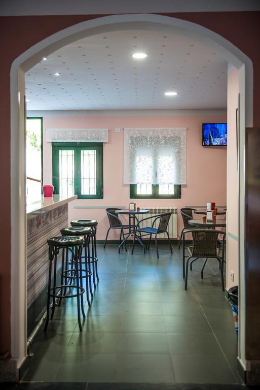 Hostal La Pastora Candeleda Bagian luar foto